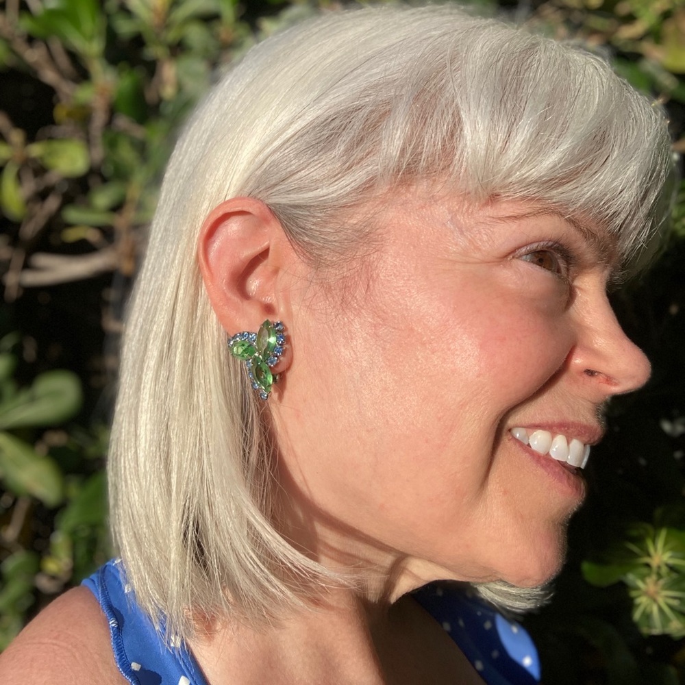 Pretty Blue Green Clip on Earrings Unmarked Vintage Fashion Jewelry